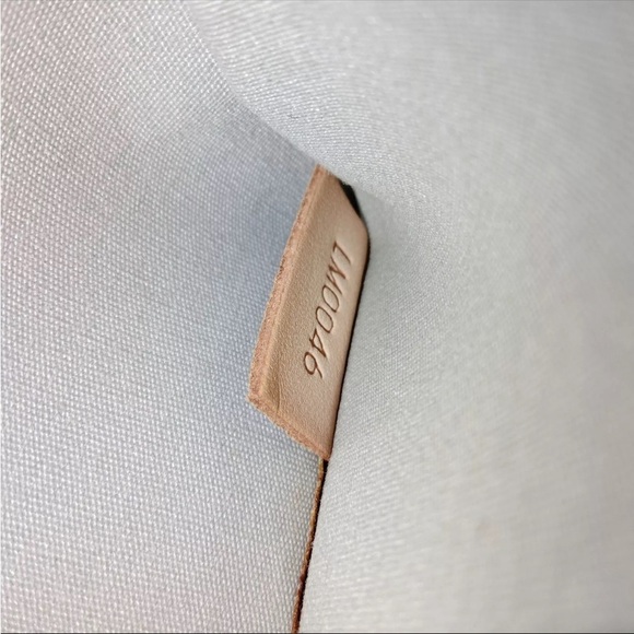 Louis Vuitton LV Hand Bag  Roxbury Drive Yellow Vernis - Picture 9 of 12